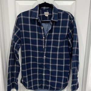 J Crew Mens shirt. Thicker cotton material. Size M